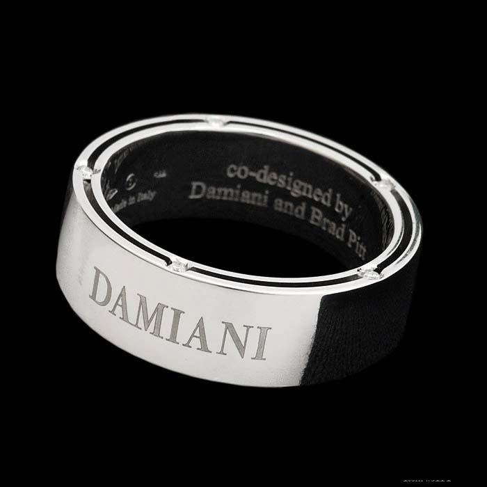 Скупка damiani. Дамиани и Брэд Питт кольцо. Damiani кольцо Брэд Питт. Кольцо Damiani Gomitolo. Damiani Brad Pitt колье.